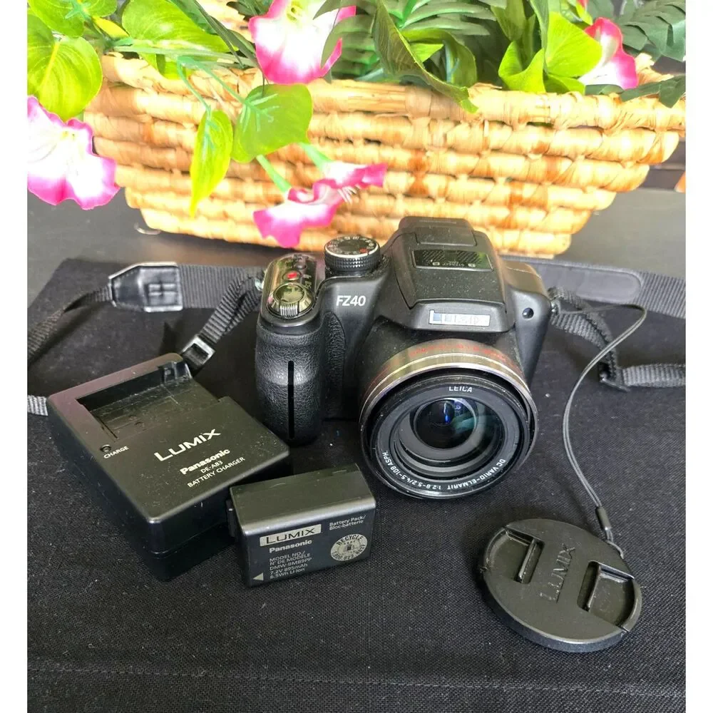 Panasonic Lumix DMC‑FZ40 Digital Camera 14.1MP 24x Zoom – Charger, Battery